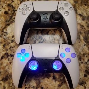 ps5 & con. slightly used. needa sell this sh!t cs the addiction getting bad 🙏🏾